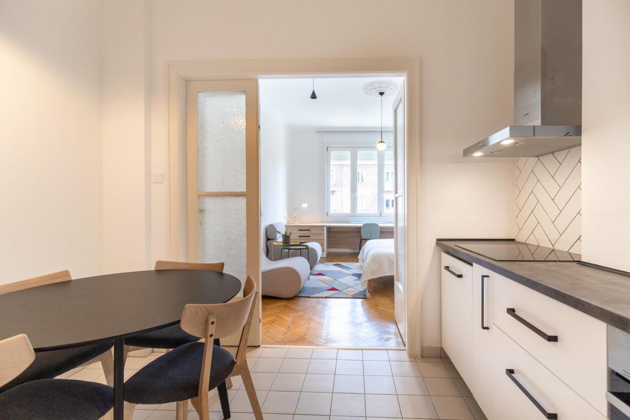 The Palm Springs Apartment Budapest Exterior photo